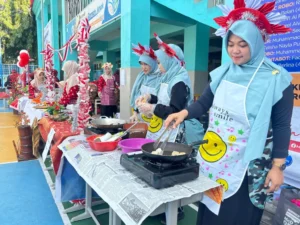 Serunya Lomba Memasak Rujak Cingur Ala GTK SD Mudipat