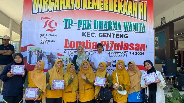 Keceriaan Ibu Guru SMA Muha Sabet Juara 3 Lomba Agustusan