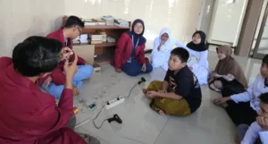 KKN PCR UM Surabaya Kelompok 29 Wujudkan Rumah Pintar