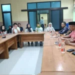 Lima Pelajar Jepang Program 2024 Summer School Kunjungi Pondok Pesantren Karangasem