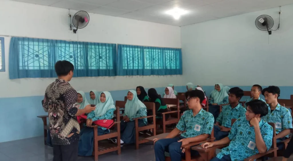 Tumbuhkan Jiwa Kemanusiaan, Siswa Smamsi Antusias Ikuti Ekstrakurikuler PMR