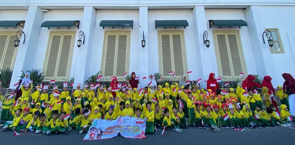PAUD ABA Percontohan Bojonegoro Peringati HUT Ke-79 RI dengan Jalan Santai
