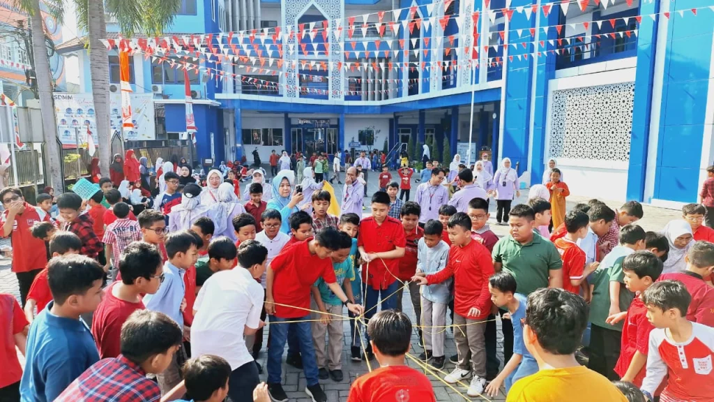 Berbagai Nilai Positif dalam Lomba Agustusan di SDMM