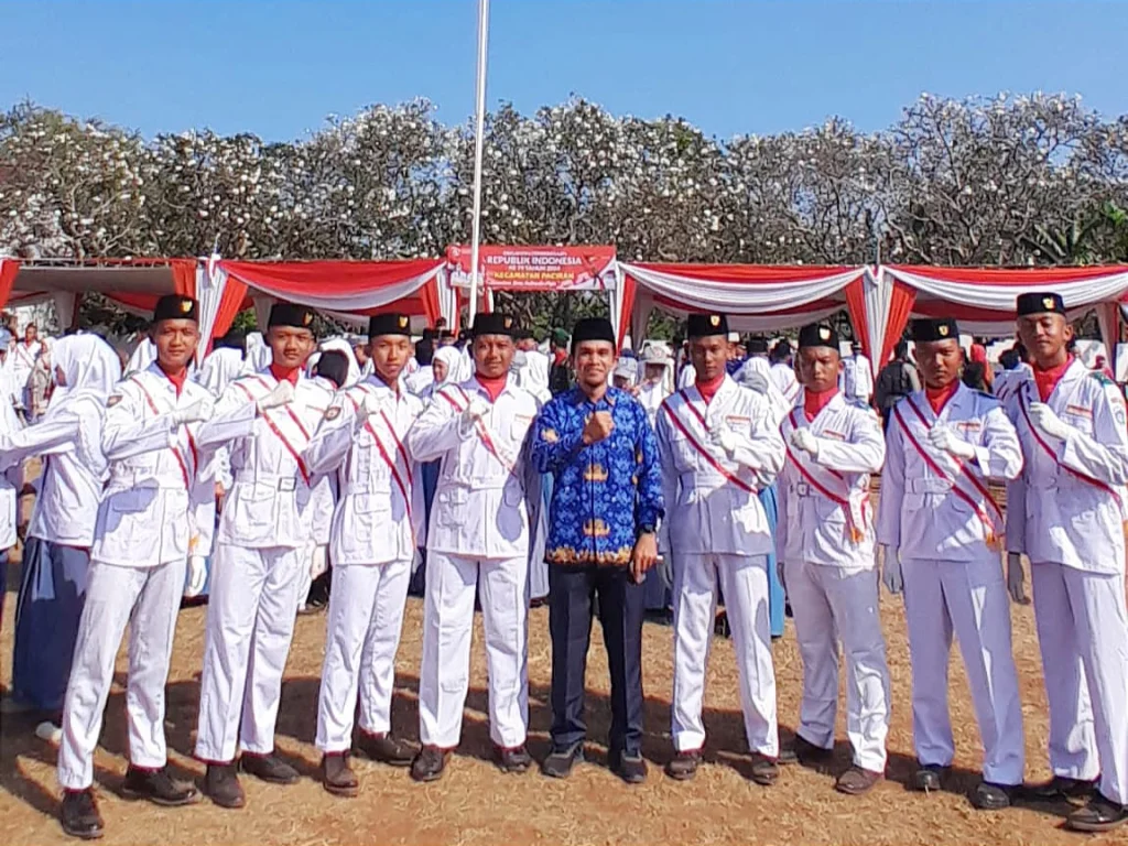 Membanggakan! 8 Siswa Mamsaka Sukseskan Upacara Bendera di Paciran