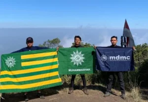 Kibaran Bendera Hizbul Wathan di Puncak Gunung Wilis