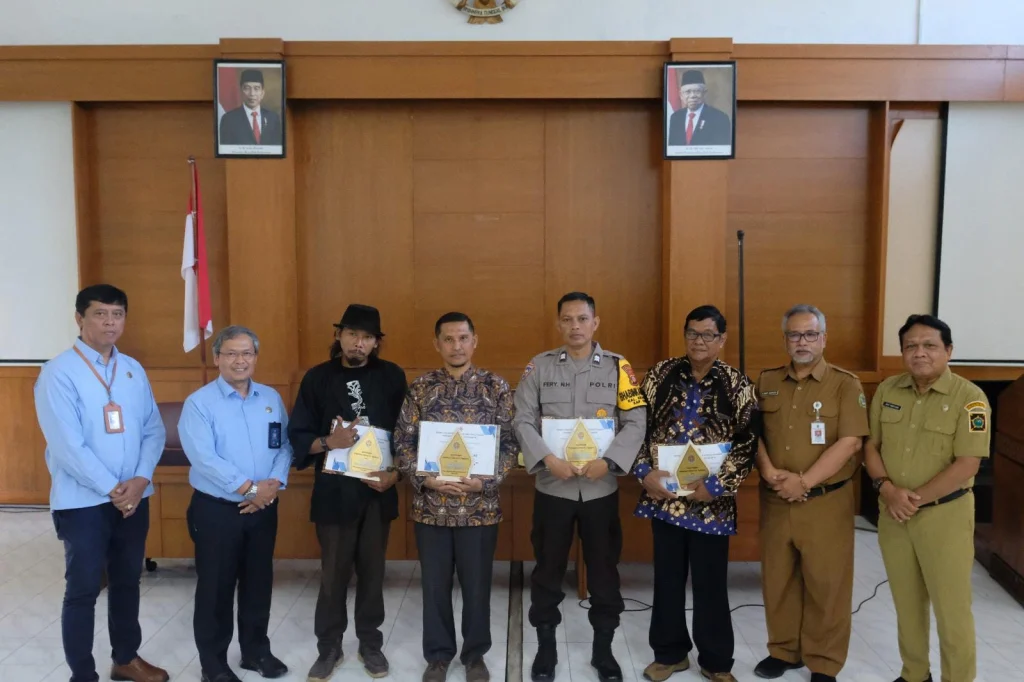 Berdedikasi dalam Pengelolaan Sampah, Ketua LDK DIY Terima Penghargaan Kalpataru Gubernur DIY Kategori Pembina Lingkungan