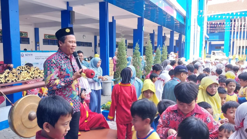 Siswa SDMM Teladani KH Ahmad Dahlan dengan Berdagang