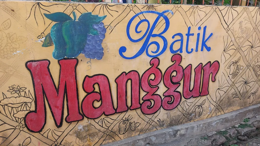 Mahasiswa KKN IAD Kunjungi Batik Manggur di Triwung Kidul