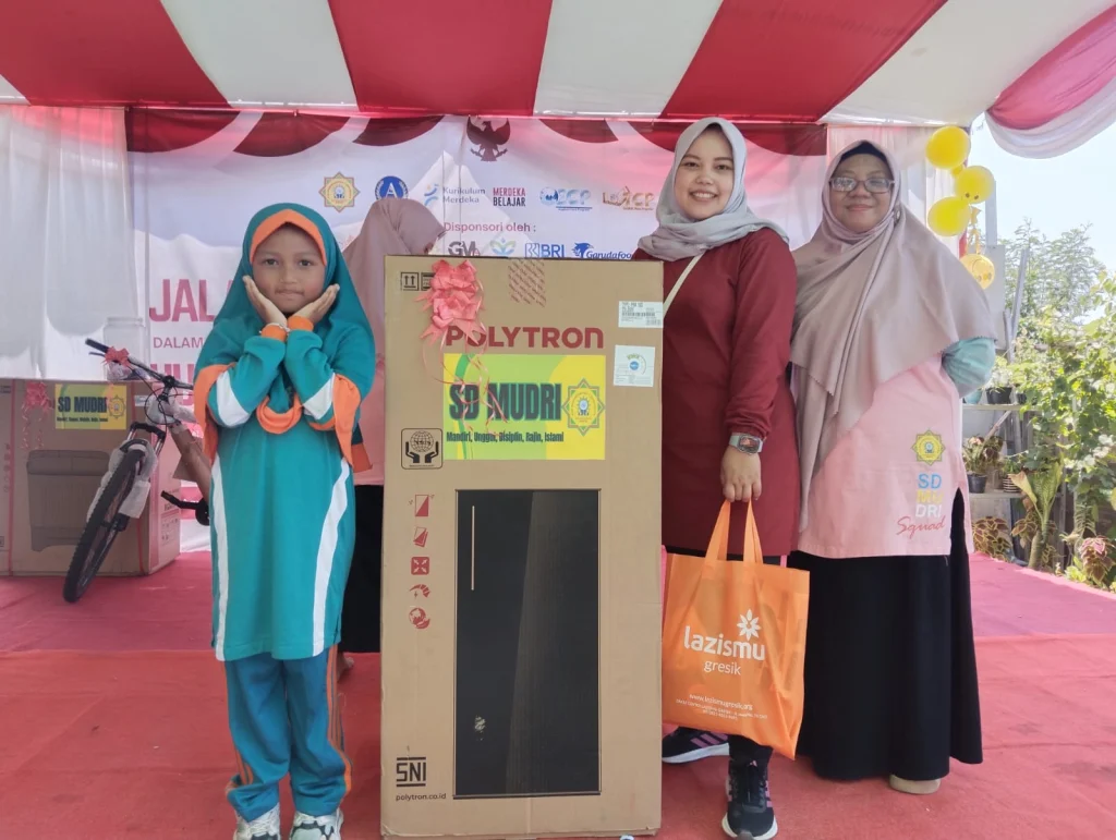 Hampir Ditinggal Pulang, Siswa SD Mudri Ini Bawa Pulang Hadiah Utama