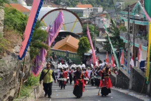 SMPM 12 Sendangagung Meriahkan Karnaval Pendidikan Peringati HUT Ke-79 RI