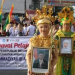 Penampilan SD Muhammadiyah 01 Ambulu Curi Perhatian di Karnaval Pelajar