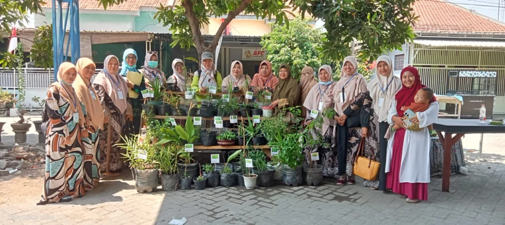 Peringati Hari Lingkungan Hidup, PCA Tanggulangin Gelar Lomba Menanam Tanaman Produktif