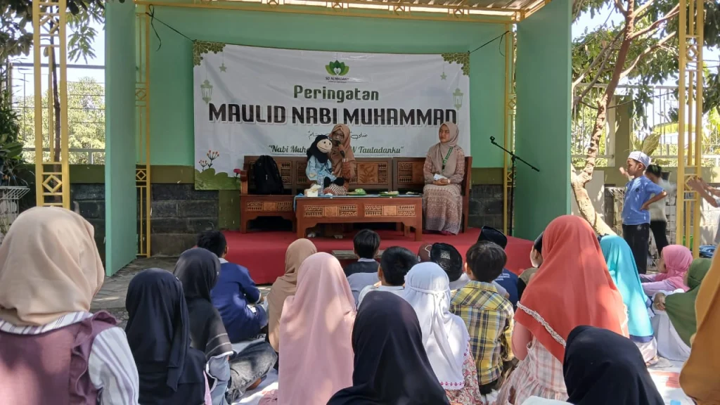 Peringatan Maulid Nabi di SD Almadany Hadirkan Bunda May dan Boneka Caca