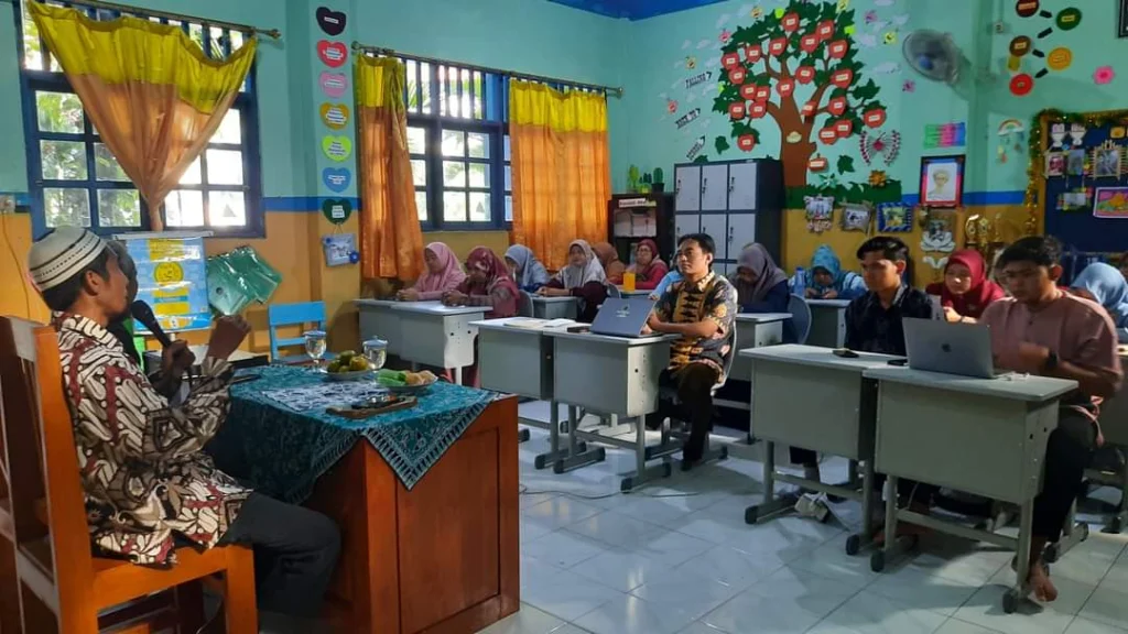 Ketua Dikdasmen Bahas Konsep Supra-Rasional di Pembinaan Guru Karyawan