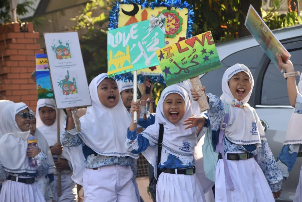 Semarak Pawai Ta’aruf SD Muhida Peringati Maulid Nabi Muhammad