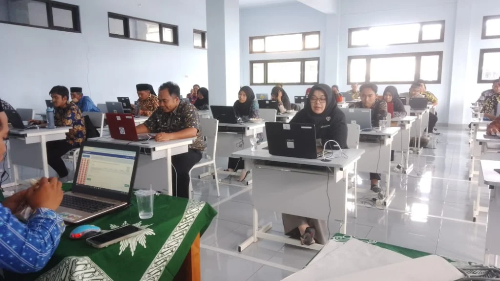 Guru SMA Muha Melaksanakan Sulingjar di Sekolah