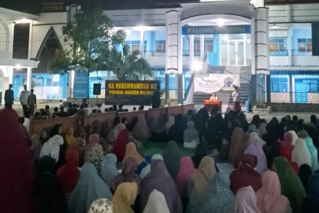 Keagungan Rasulullah pada Pengajian Padang Mbulan Ponpes Modern Muhammadiyah Paciran