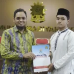 Direktur Smamita Lepas Lulusan Terbaiknya Studi Lanjut Menuju Al Azhar Kairo Mesir
