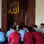 Kelompok 6 PKL PAI UMM Mengawal Program Pembiasaan Sholat Dhuha di SMK Nasional Malang