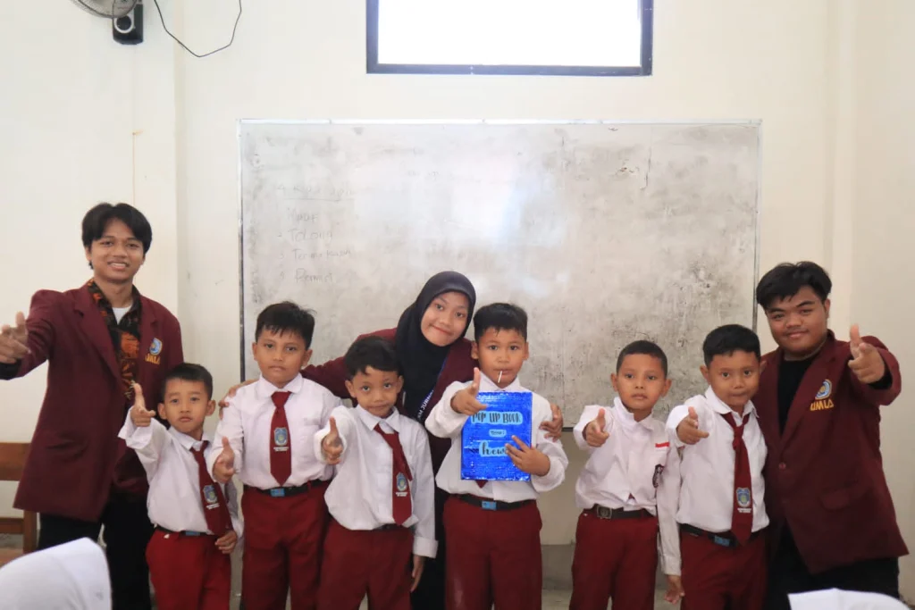 Revitalisasi Literasi Generasi Alpha dengan Pop-Up Book