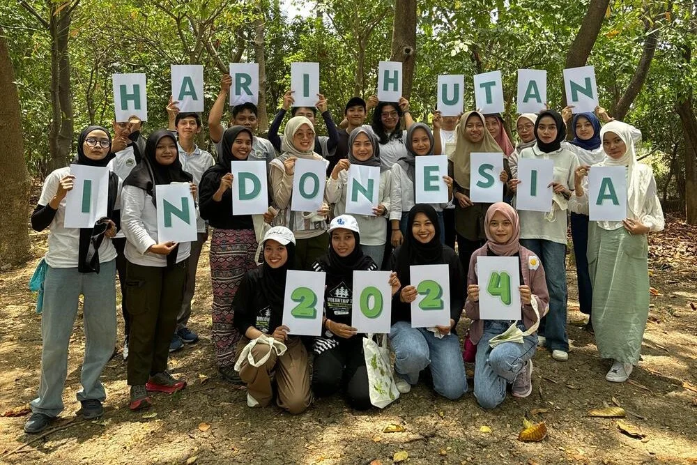 Voluntrip: Ajak Berbagai Kalangan Peduli Hutan di Surabaya