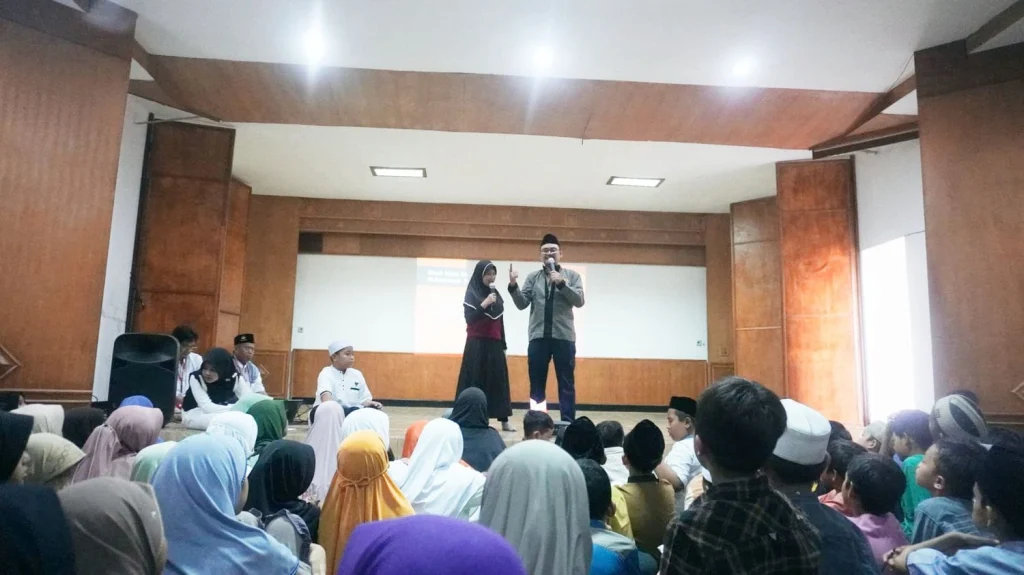 Siswa SD Mugres Ambil Hikmah Maulid Nabi Melalui Film