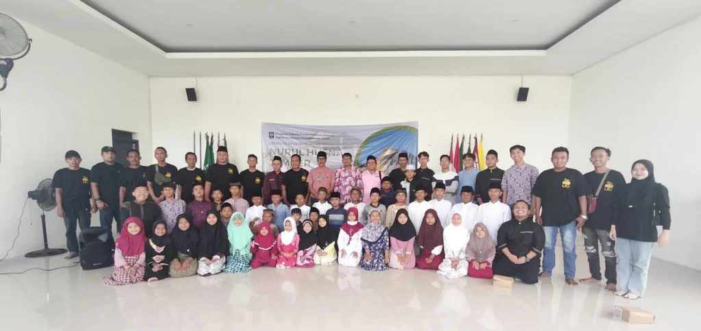 Sebar Kebahagiaan di Peringatan Maulid Nabi, Laskar Kesenian Jember Santuni Anak Binaan LKSA Nurul Husna