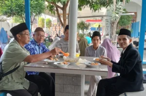 Keakraban Jamaah setelah Ikuti PAP di Masjid At-Taqwa PCM Cluring