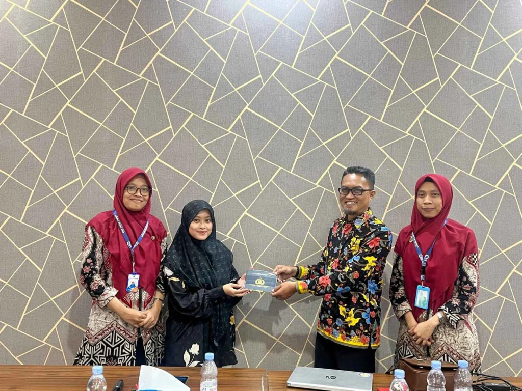 SMK Muhammadiyah 3 Ngoro Mojokerto Terima Hibah Mobil Operasional