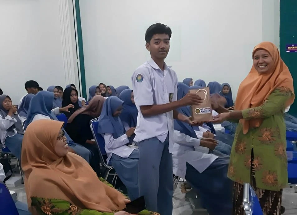 Puluhan Siswa SMK Muhammadiyah 1 Blitar Ikuti Sosialisasi KRR yang Digelar Majelis Kesehatan PDA Kota Blitar