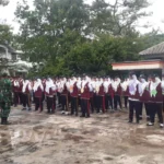 Babinsa Koramil Krian Berikan Pelatihan PBB di Kegiatan LDKS SMK Pemuda Krian