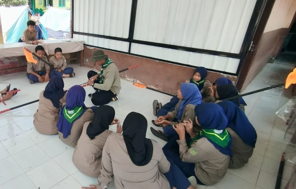 Kemah Hizbul Wathan SDI Aisyiyah Suruhwadang: Memupuk Kedisiplinan dan Kebersamaan di Tengah Iman