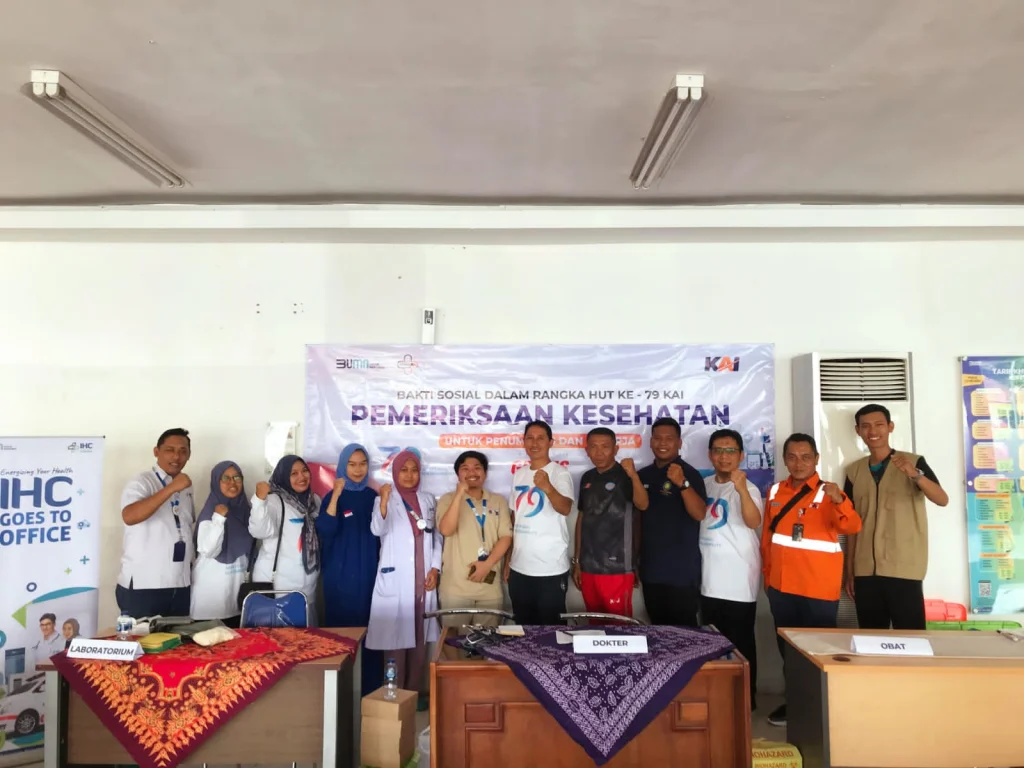Peringati HUT Ke-79, KAI Gandeng RSI Aminah Blitar dan RS Medika Utama Gelar Pemeriksaan Kesehatan Gratis