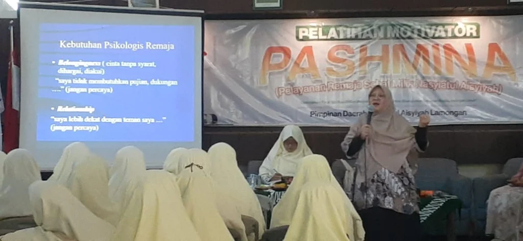 Pelatihan Motivator Pashmina: Langkah Strategis PDNA Lamongan Bangun Remaja Sehat