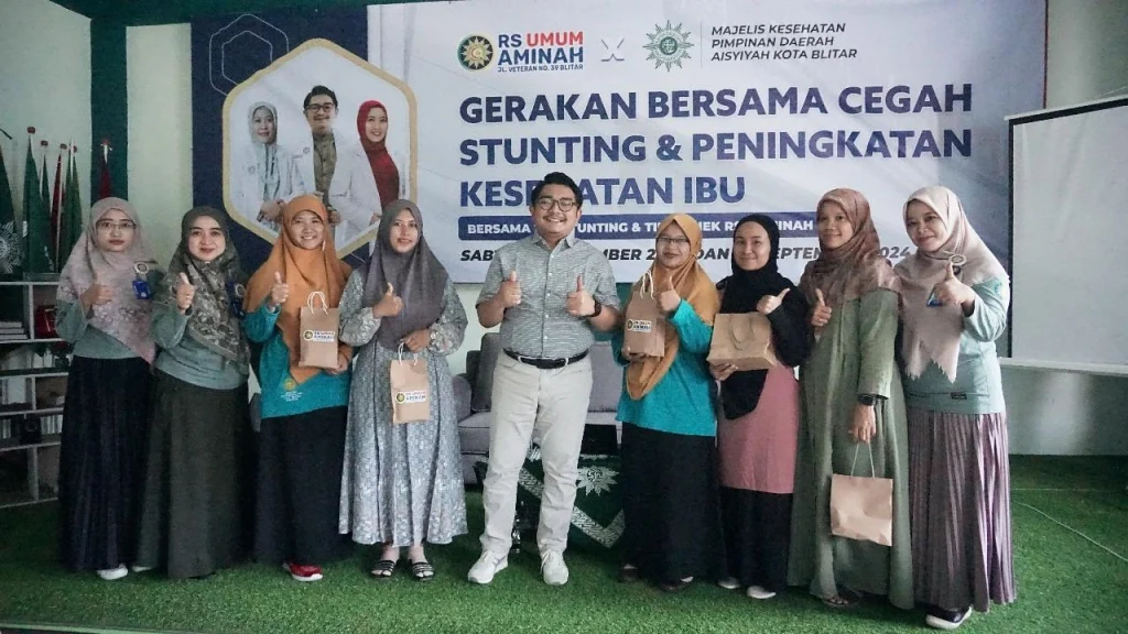 Cegah Stunting, RSU Aminah Blitar Bersama PDA Kota Blitar Berikan Makanan Tambahan dan Edukasi Kesehatan