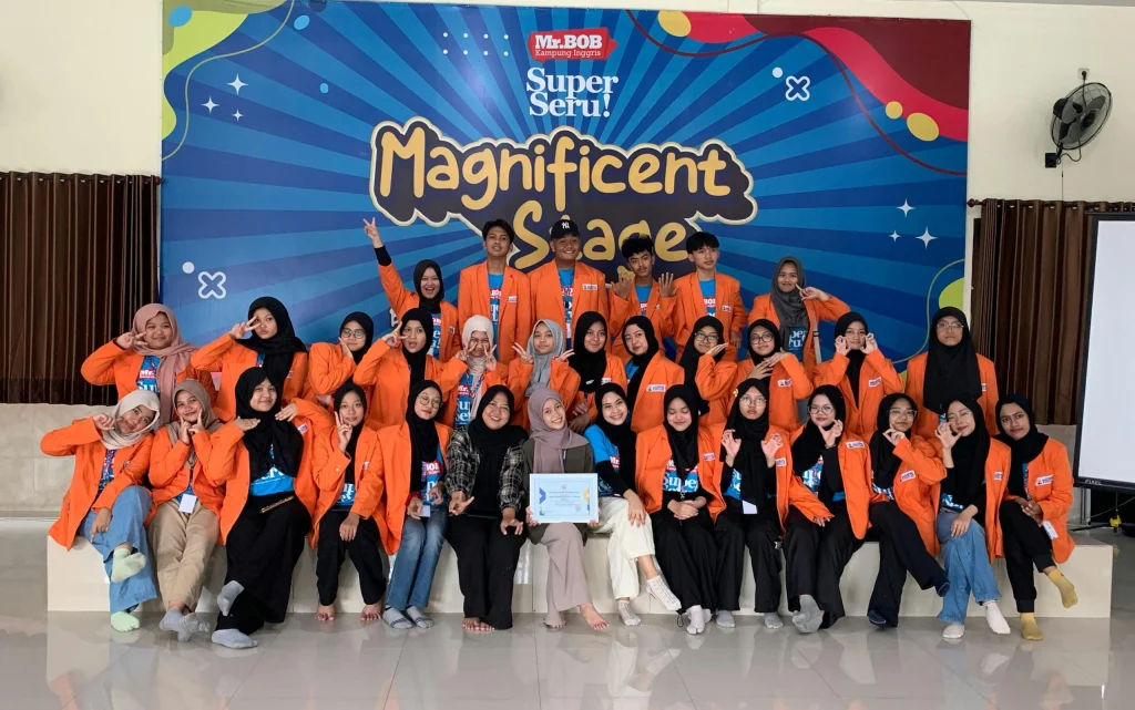 Siswa M-ICO Smamita Terapkan Penggunaan Bahasa Inggris 24 Jam Non-Stop