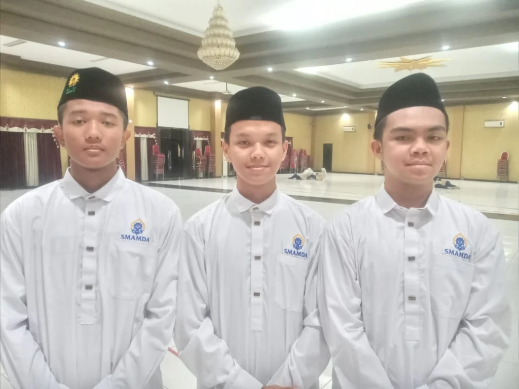 Petugas Shalat Jumat: Implementasi Program Smamda Boarding School