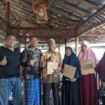 MIHADA Berikan Tali Asih kepada Purna Kepala Madrasah dan Purna Guru