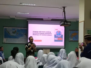 Peringati Bulan Bahasa, Aktivis Literasi Ini Berbagi Teknik Menulis Cerita