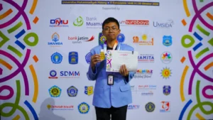 Raih Emas di Olimpiade Fisika, Rizky Harumkan Nama Smamda Sidoarjo di ME Awards