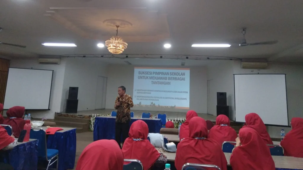 SD Ikrom Tingkatkan Kompetensi Guru dan Karyawan dengan Kunjungan ke Yogyakarta