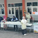 Hari Syiar Muhammadiyah, Lazismu PCM GKB Sajikan 500 Porsi Bakso Gratis