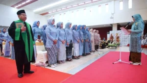 Lulusan FIK UM Surabaya Resmi Dilantik dan Disumpah Sebagai Tenaga Kesehatan