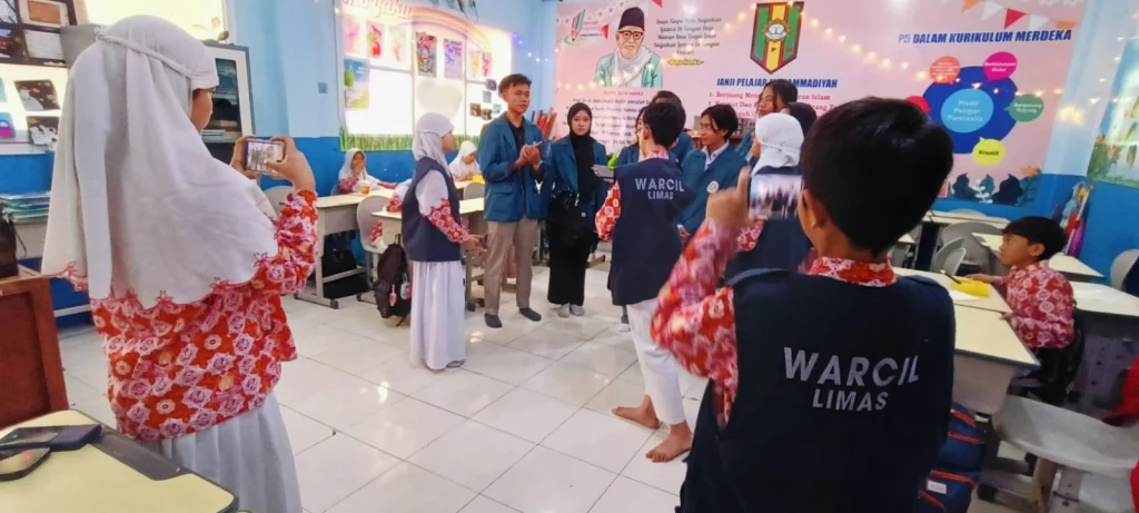 Wartawan Cilik SDM Limas Liput Sosialisasi Es Krim Kelorfreeze
