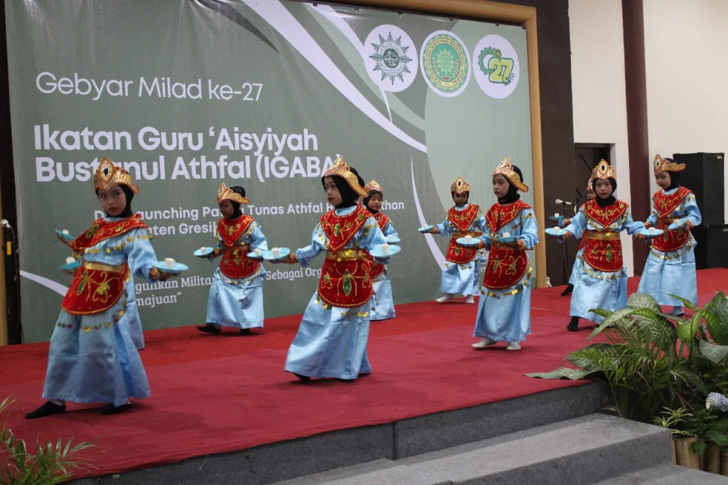 Tari Lilin Meriahkan Gebyar Milad ke-27 IGABA di Gresik