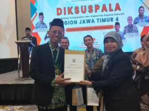 Kepala SD Muhammadiyah 20 Surabaya Raih Peserta Terbaik di Diksuspala Region 4 Jatim