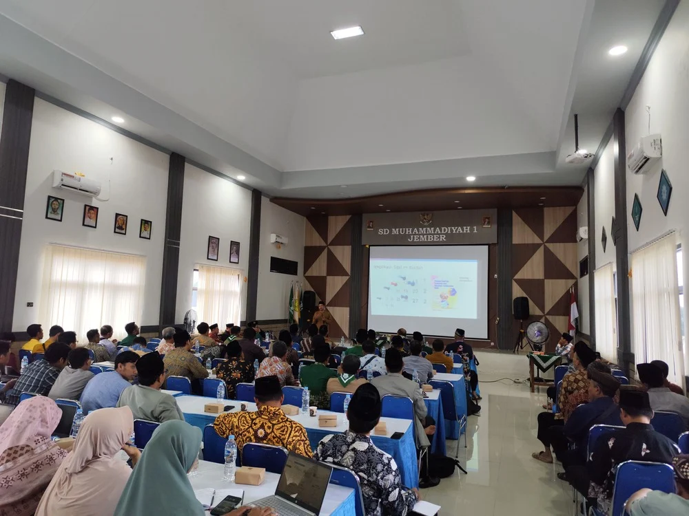 PDM Jember Fasilitasi Roadshow Sosialisasi KHGT dan Pelatihan Hisab Zona 4