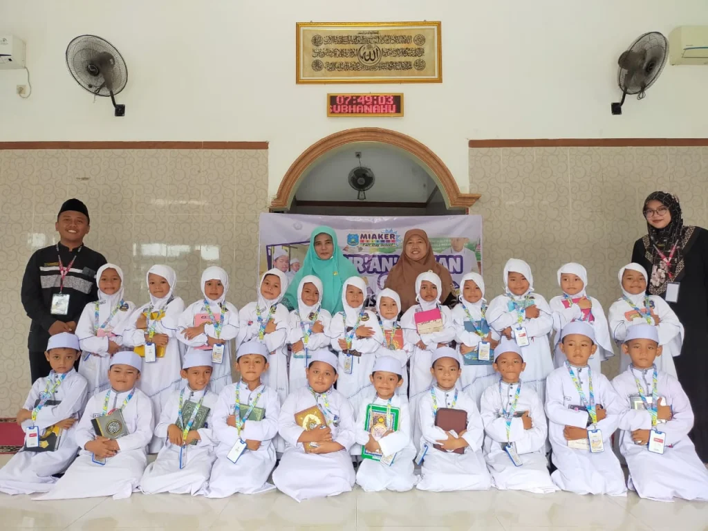 Qur’an Means Camp: Inovasi Pembelajaran Bilingual di MI Aisyiyah Kertosono