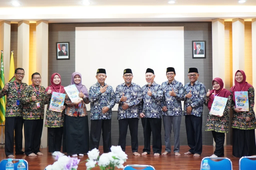 Penghargaan GTK Disiplin dan Inovatif SDMM 2024