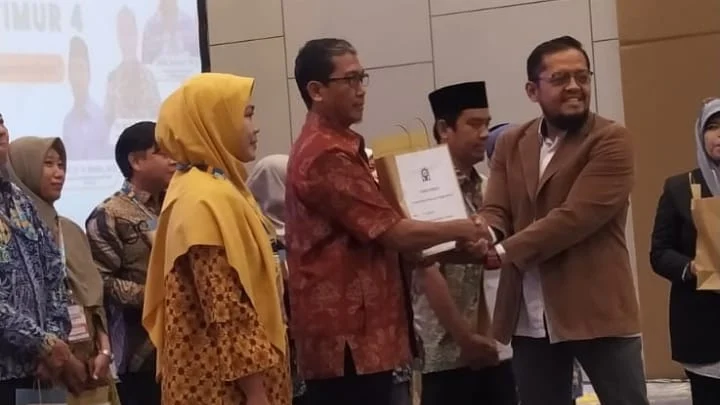 Kepala SMA Muha Genteng Raih Juara 2 Peserta Terbaik Kelas E Diksuspala Nasional